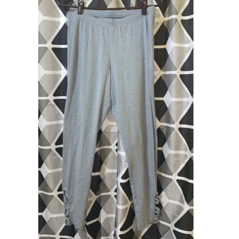 NWOT SIZE XL Old Navy Lace Up Leggings!